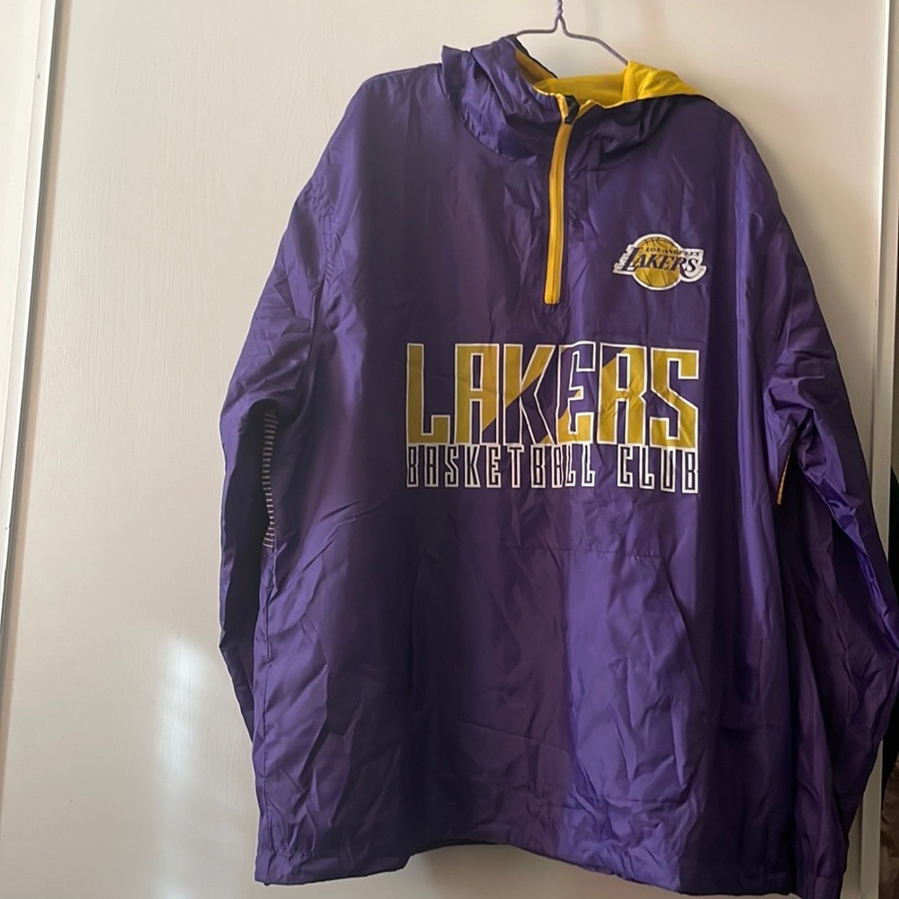 Lakers sweatshirt XL super comfortable sports windbreaker pocket front closure